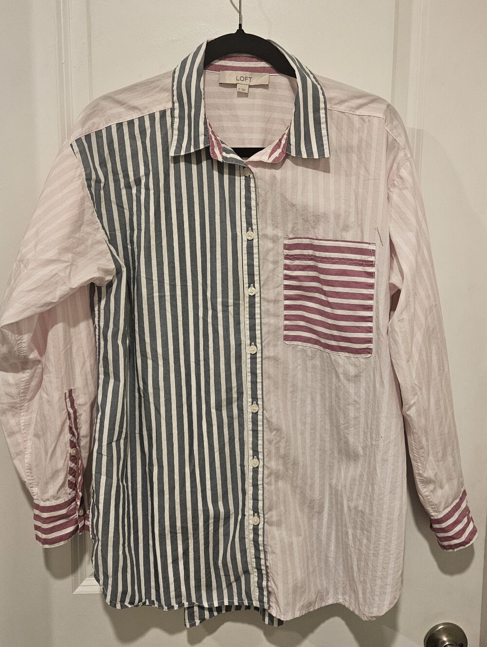 LOFT Striped Relaxed Everyday Button-Down Shirt. Blue And Pink Size M